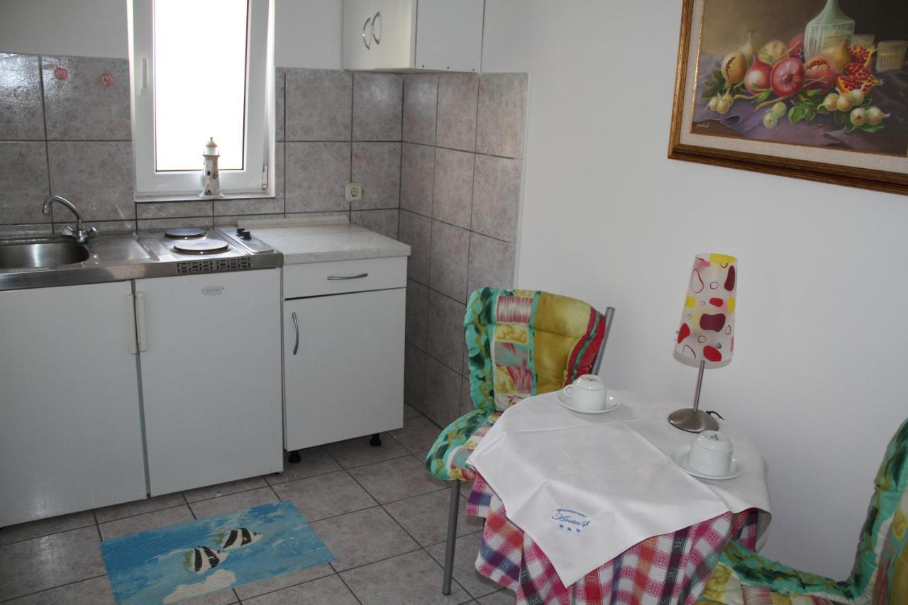 Apartmani Anitas 그라다츠 외부 사진
